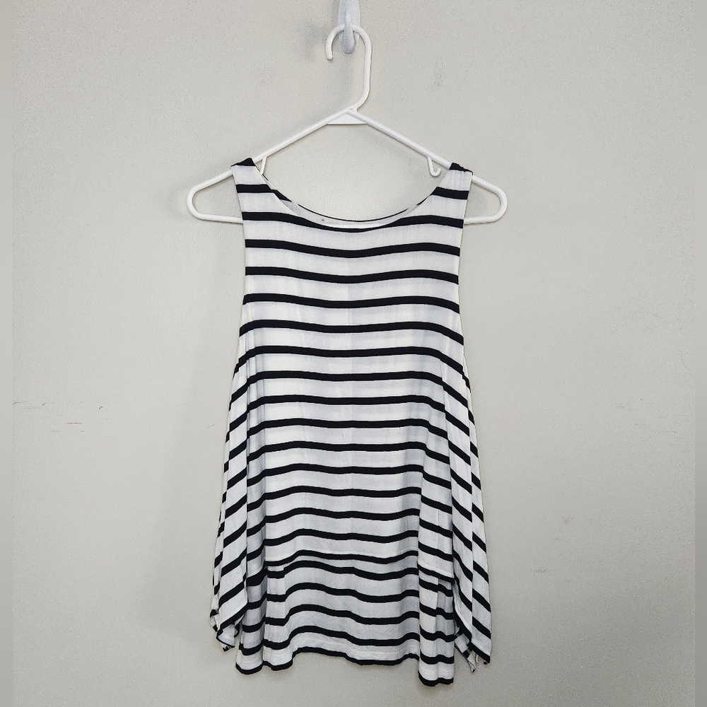 Women's Max Edition Black & White Striped Sleeveless Top Sz Large